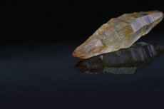 Bipyramidaler Saphir Kristall Sri Lanka
