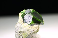 25 Demantoid Kristalle