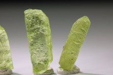 4 feine Peridot Kristalle