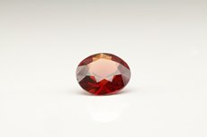 Facetted Spinel round-cut