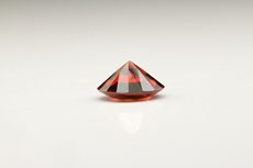 Facetted Spinel round-cut
