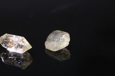 2 seltene Sinhalit Doppelender Kristalle