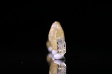 Cristal de Sinhalita