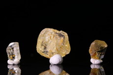 Cristal de Sinhalita