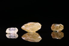 Cristal de Sinhalita