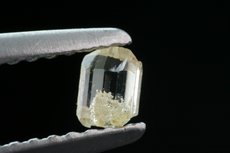 4 Gemmy Sinhalite Crystals 