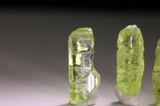 3 Seltene Peridot Kristalle