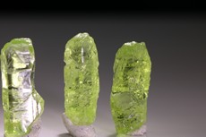 3 Seltene Peridot Kristalle