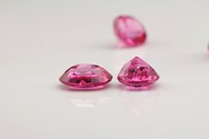 スピネル (Spinel)