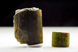 ヴェスヴ石 (Vesuvianite (Idocrase))