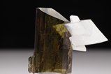 Epidot -Klinozoisit Kristall mit Feldspat