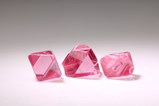 3 pink rote Spinell Kristalle 