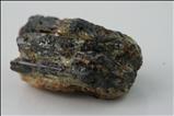 ペイン石 (Painite) 結晶 (Crystal) with 白雲母 (Muscovite)