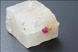 ルビー (Ruby) in 方解石 (Calcite)