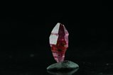 Bipyramidaler Rubin Kristall