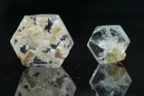 Zwei Goshenit Doppelender Kristalle