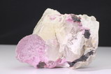 Pilz-Turmalin Kristall mit Hambergit in Matrix