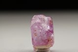 Glänzender pinkfarbener Saphir Kristall
